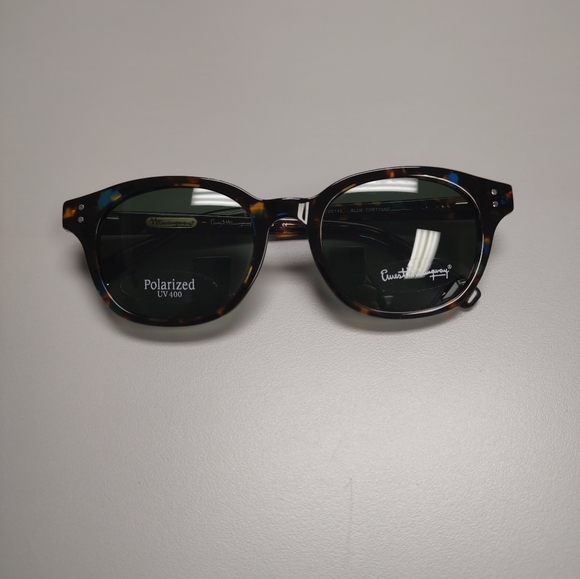 Ernest Hemingway Sunglasses - Picture 15 of 16